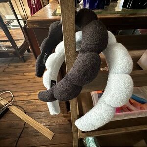 2 headbands. Soft